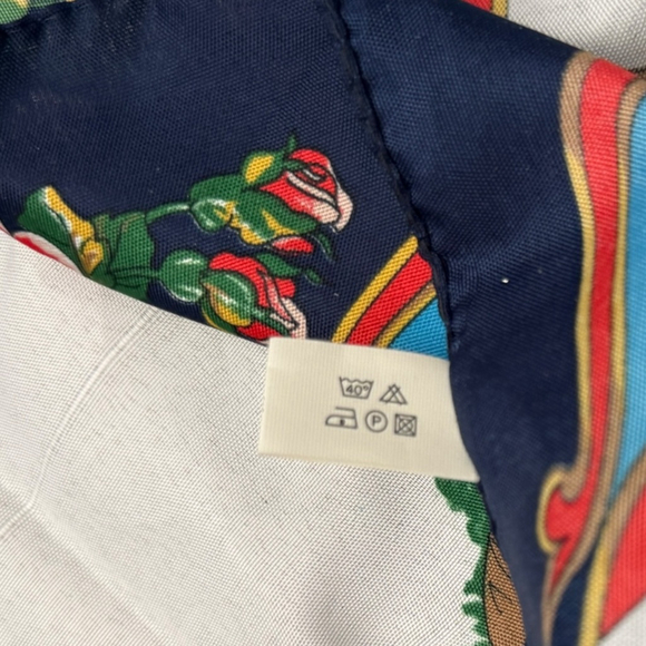 Vintage Lourdes Et La Grotte 30” Religious Scarf Blue Border - Picture 4 of 5